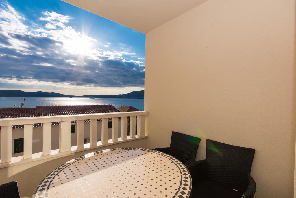 Apartment Angie Trogir Bagian luar foto